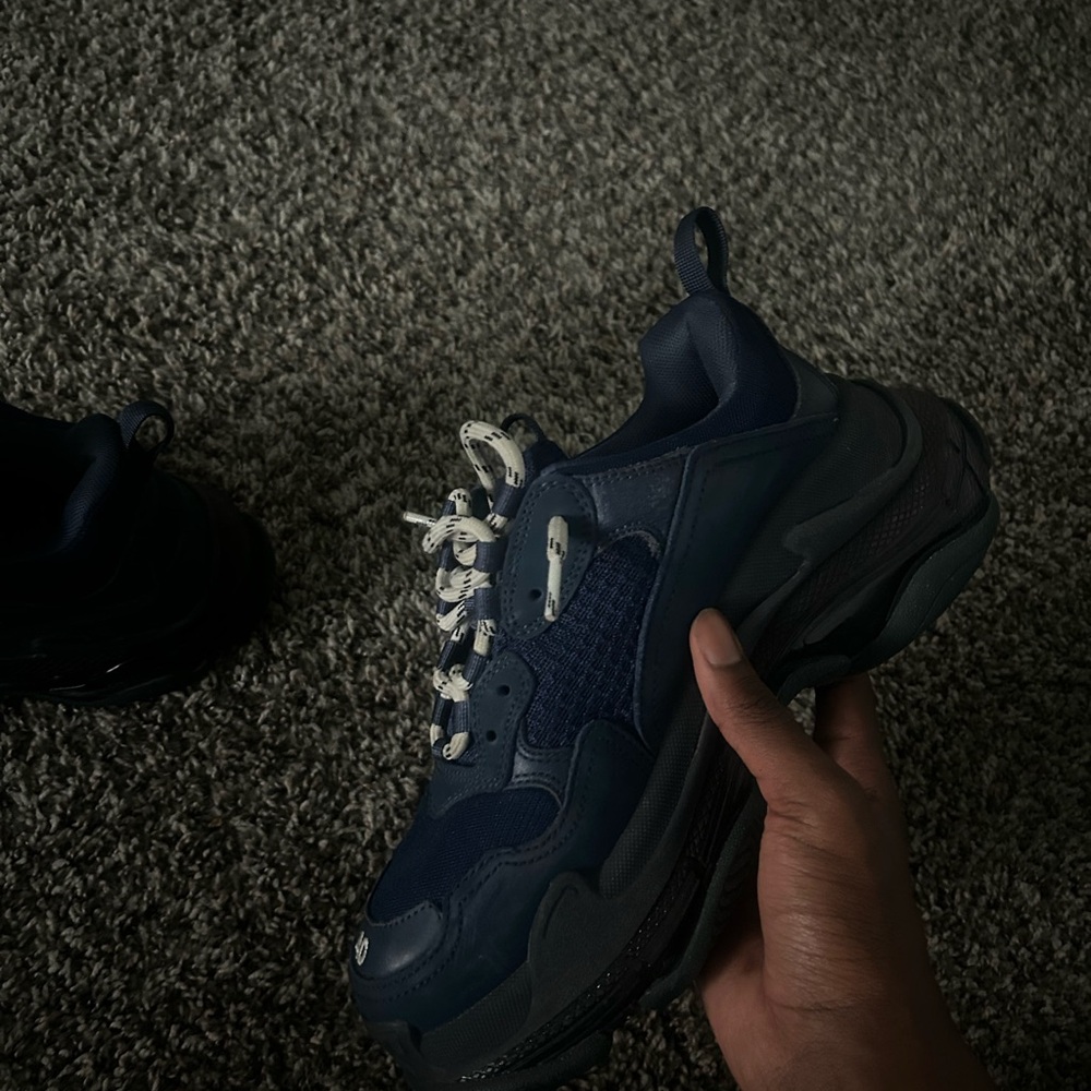 balenciaga triple s Navy blue